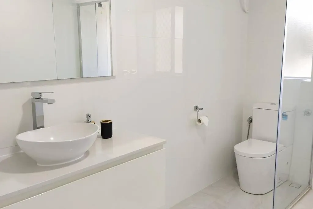 Simply Delightful Unit Close To Cbd And Beach Perth