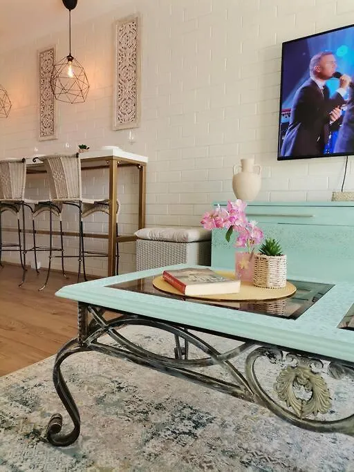 Simply Delightful Unit Close To Cbd And Beach Perth