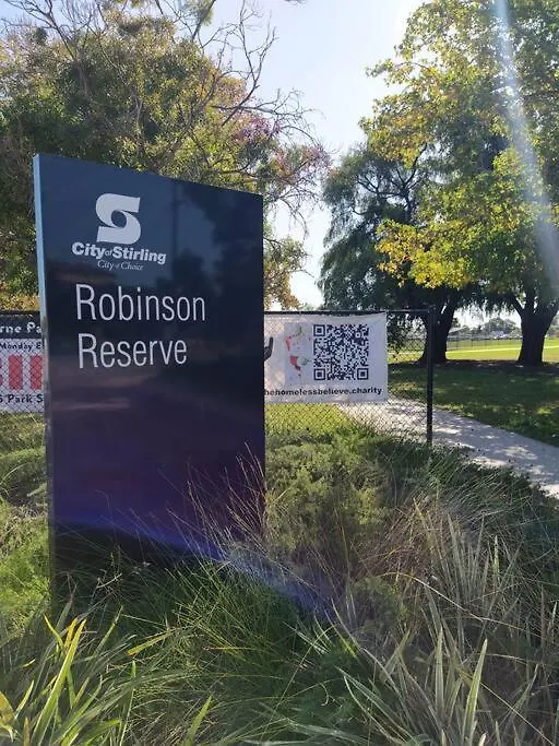 Simply Delightful Unit Close To Cbd And Beach Perth