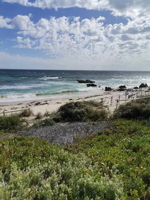 Simply Delightful Unit Close To Cbd And Beach Perth Apartment